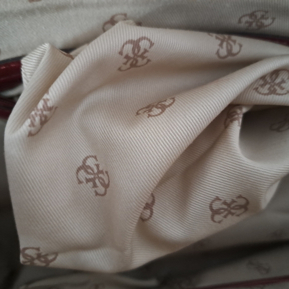 Guess Handbag - Picture 5 of 15